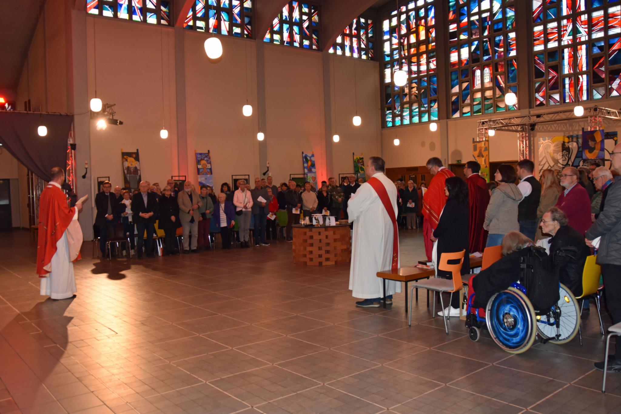 Gedenken an Willi Graf und die Finissage des Ausstellungszyklus Sendschreiben jetzt standen im Zentrum des Gottesdienstes in eli.ja.
