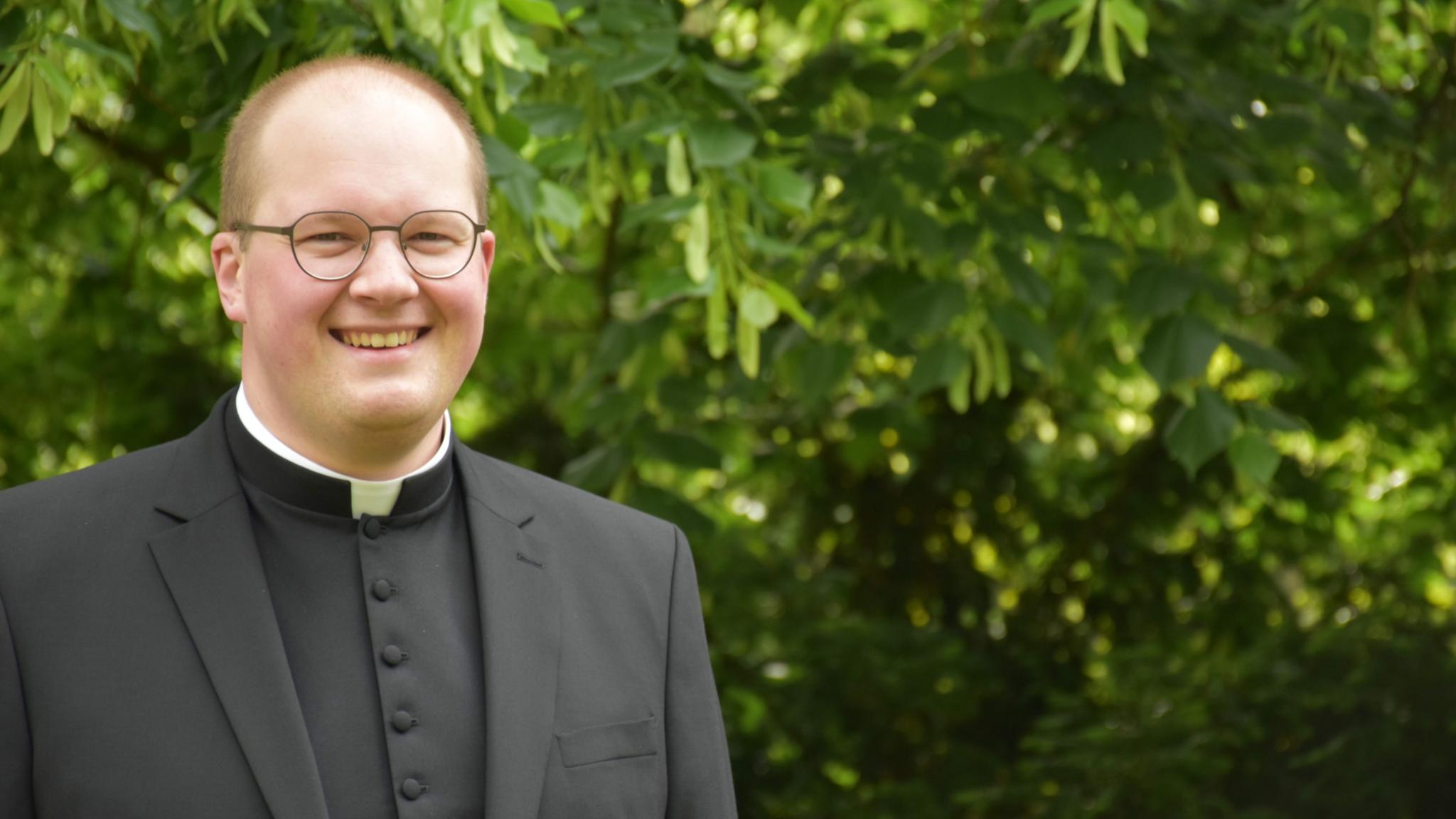 Heiko Gaub wird am 4. Juli von Bischof Ackermann zum Priester geweiht.