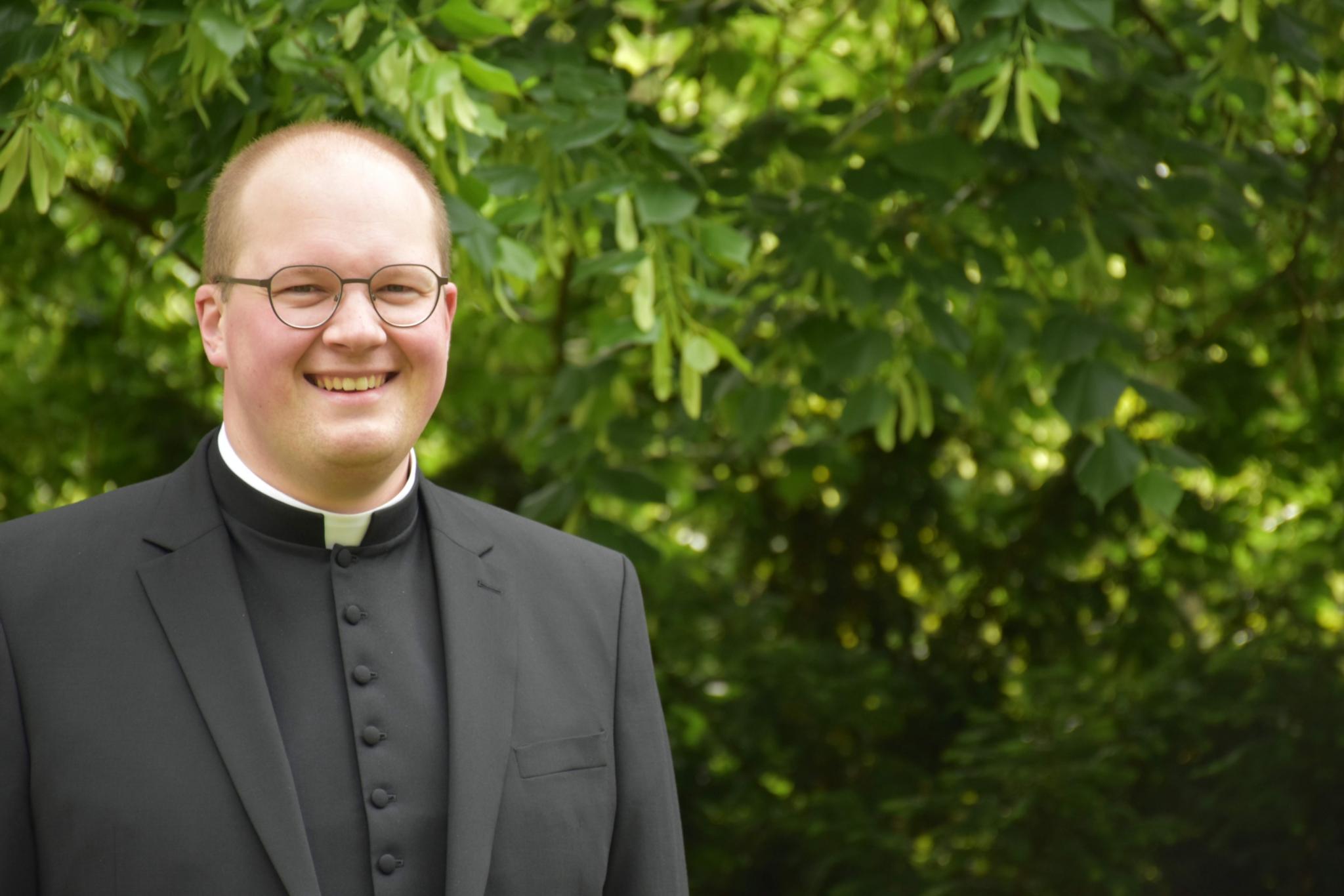 Heiko Gaub wird am 4. Juli von Bischof Ackermann zum Priester geweiht.